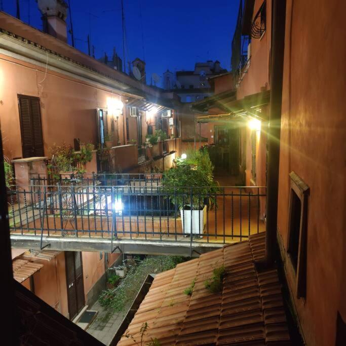 Julia Nel Cuore Di Trastevere Rzym Zewnętrze zdjęcie