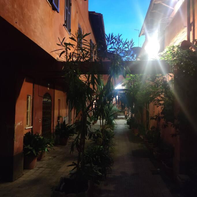 Julia Nel Cuore Di Trastevere Rzym Zewnętrze zdjęcie