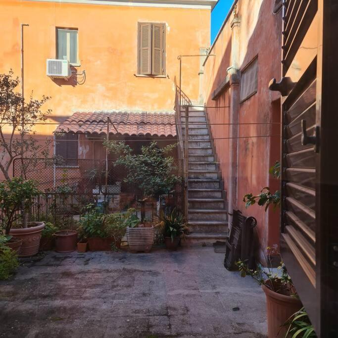 Julia Nel Cuore Di Trastevere Rzym Zewnętrze zdjęcie